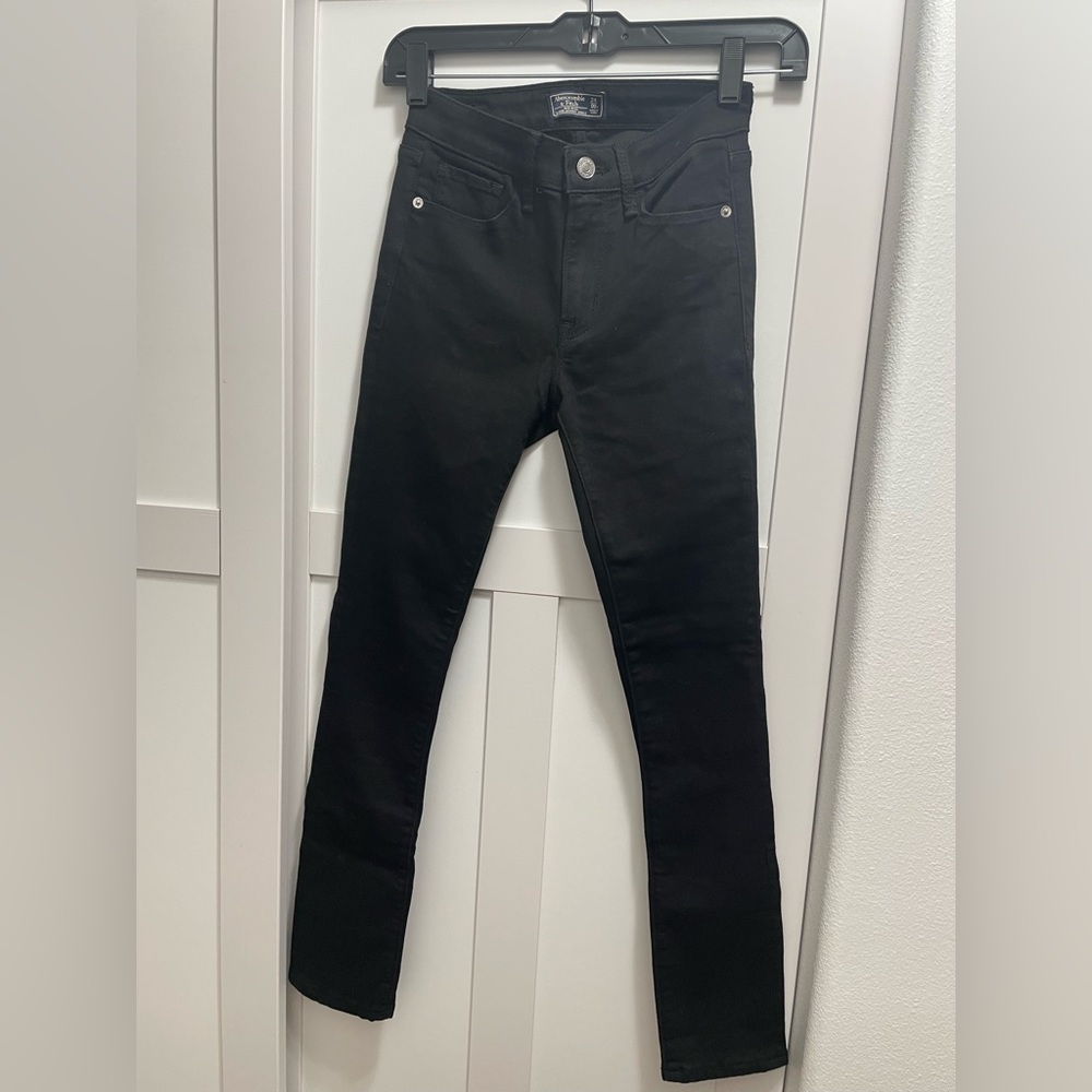 Abercrombie & Fitch Black Mid Rise Super Skinny Ankle Jeans Size: 00 or 24